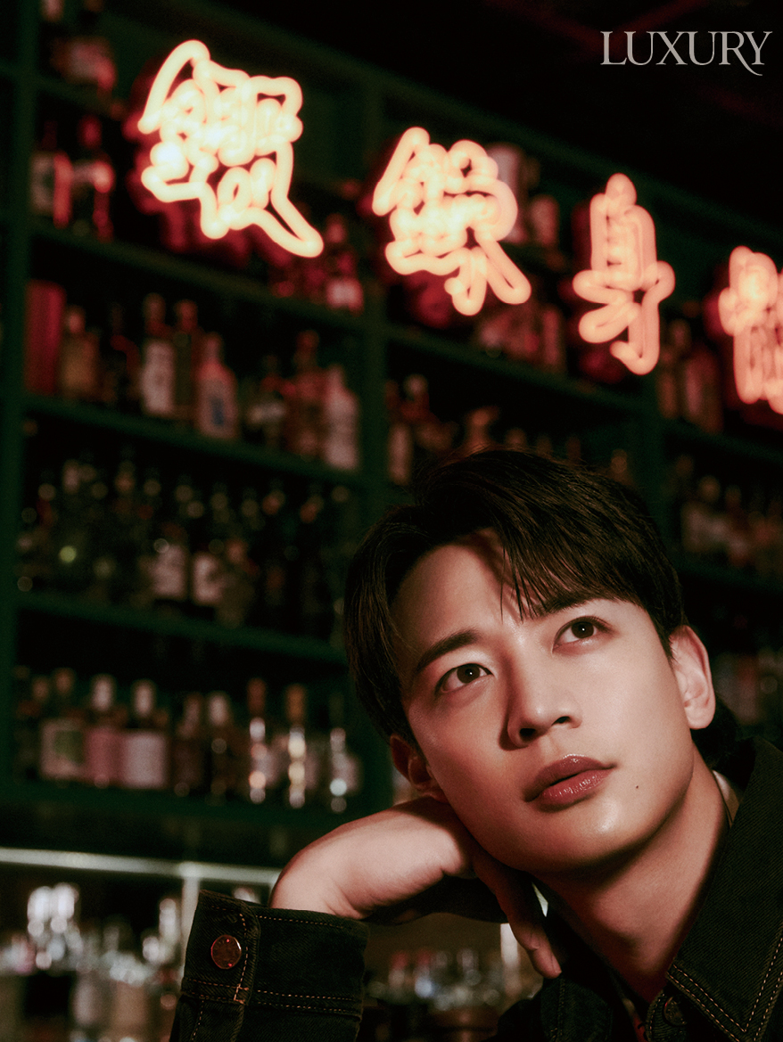 崔珉豪时尚杂志《LUXURY》3月刊画报公开