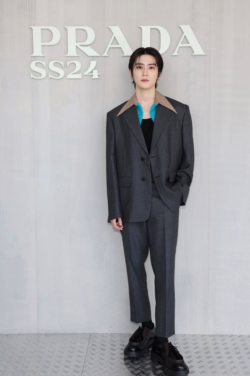 NCT成员在玹出席米兰时装周，外貌耀眼、西装造型！