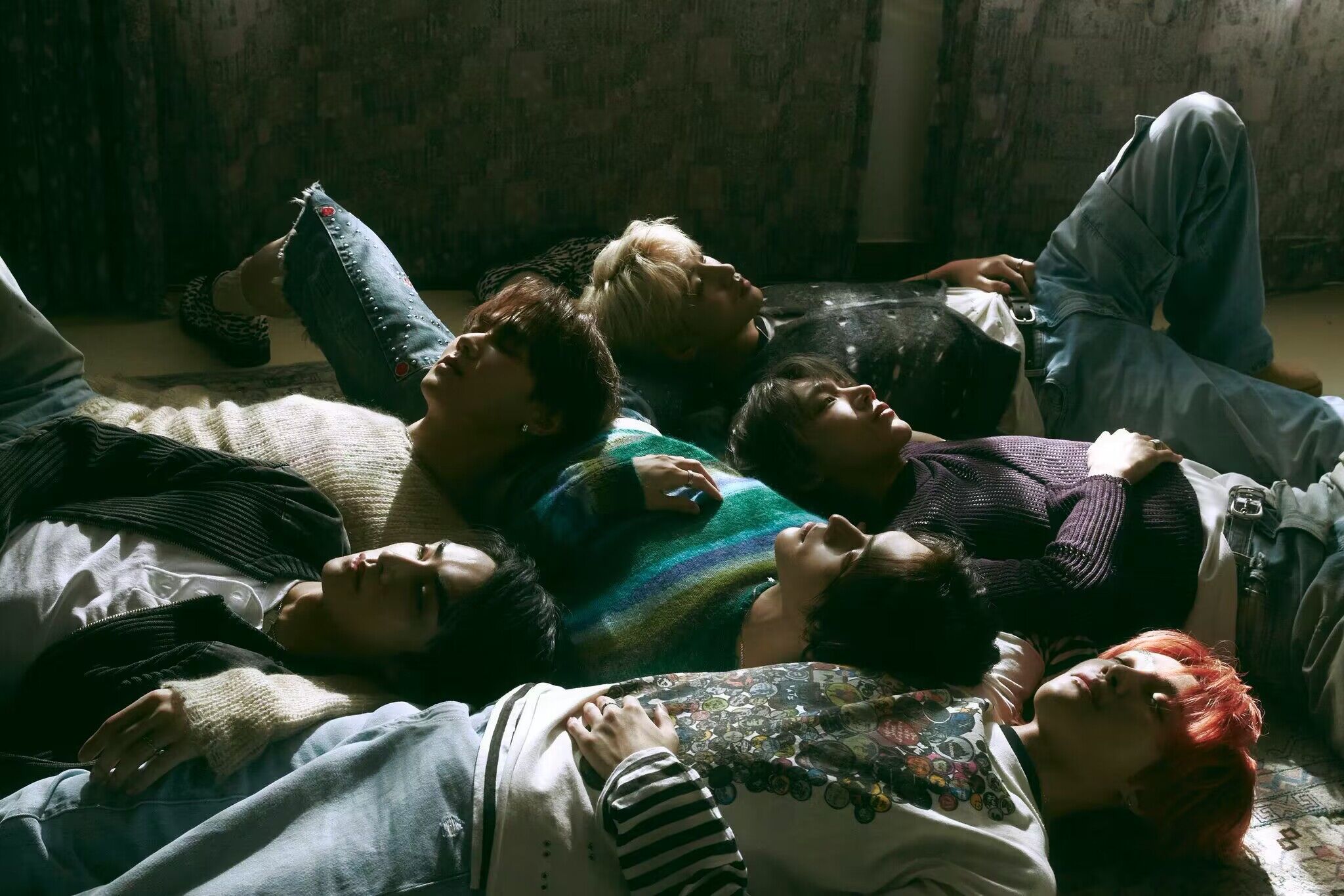 威神V以正规2辑主打曲《On My Youth (遗憾效应)》展现新的音乐色彩