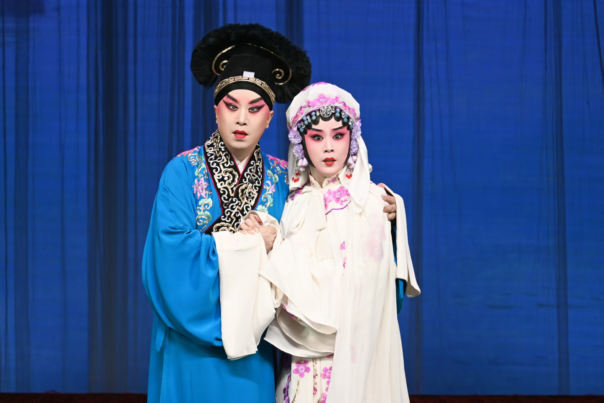 “人美戏美、美益求美”的艺坛劲秀——艺术家侯美